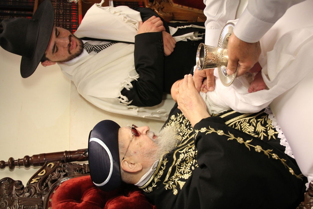 קורת רוח: מרן הרב עובדיה יוסף בברית לנינו