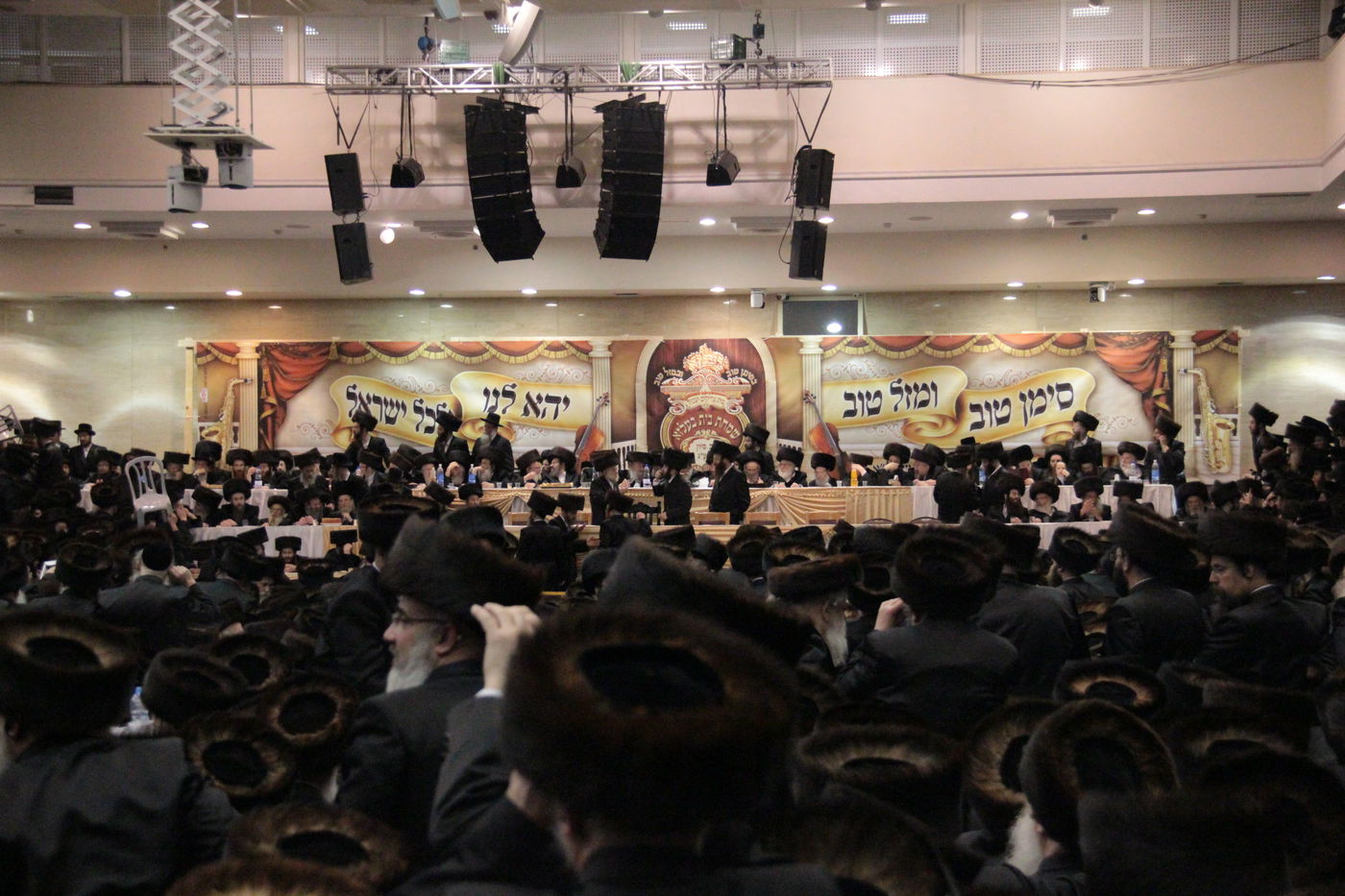 האדמו"ר מבעלזא ברך את האלפים; הקהל שאג "אמן"