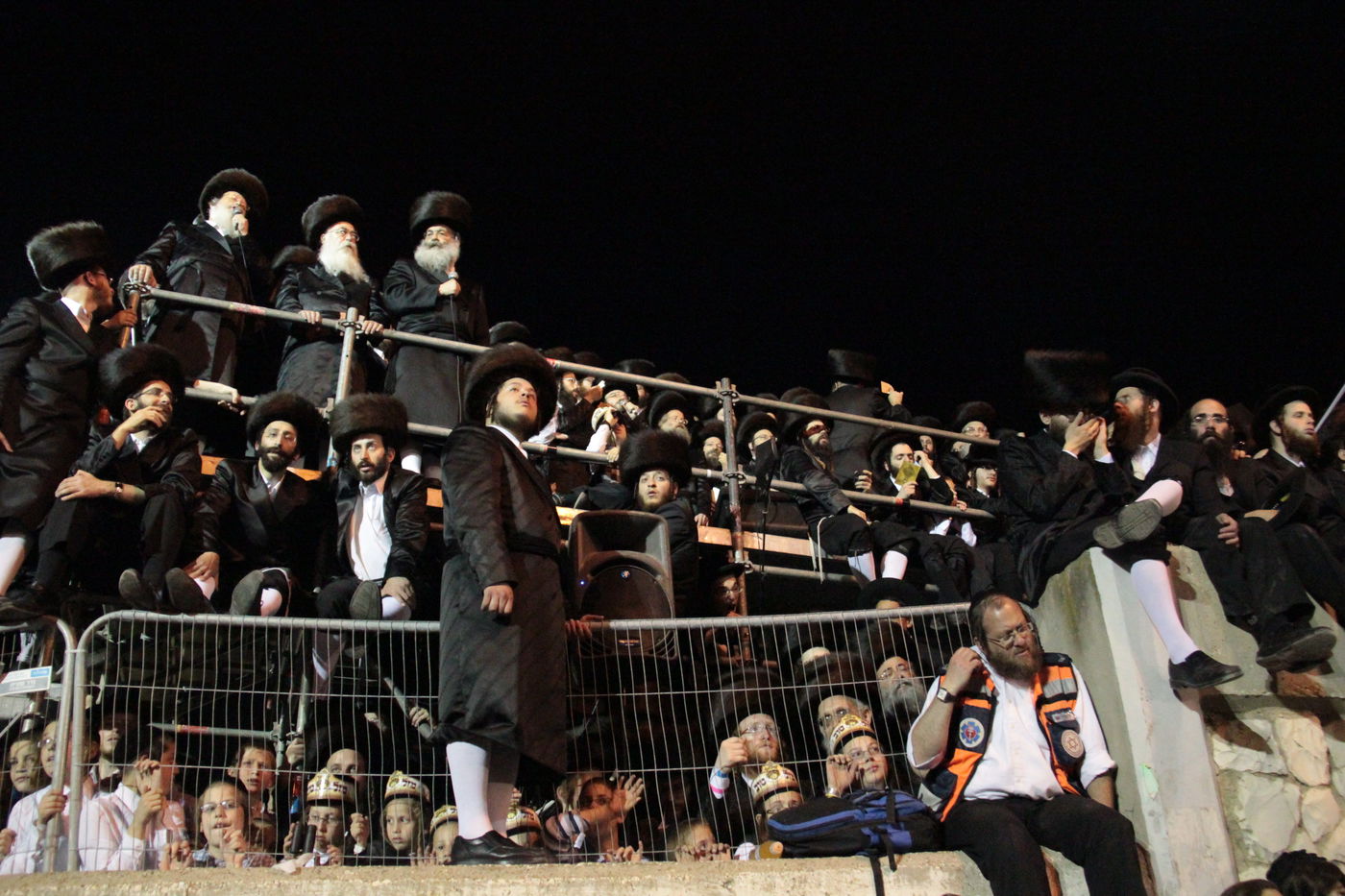 האדמו"ר מבעלזא ברך את האלפים; הקהל שאג "אמן"