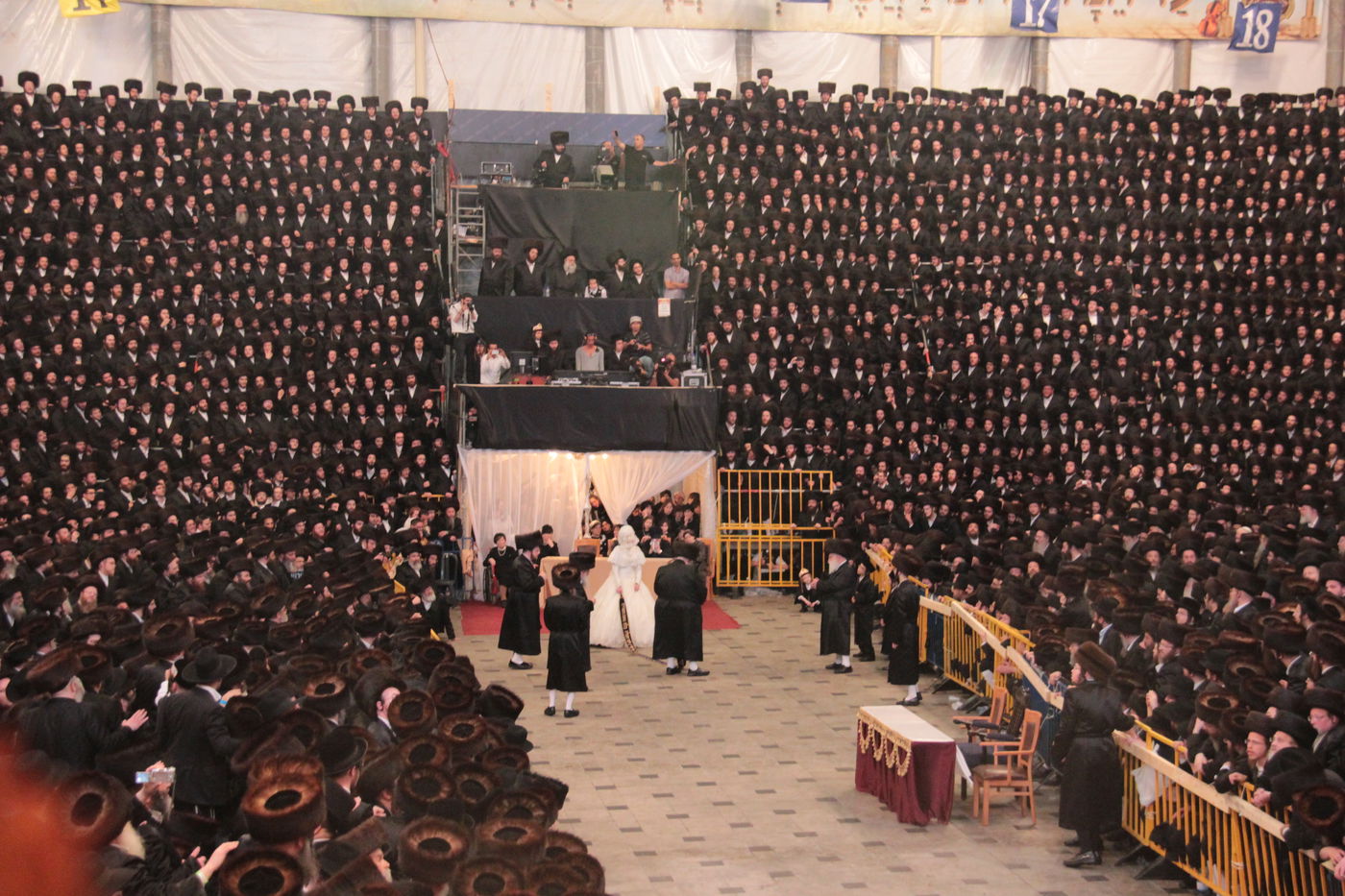 ריקוד ה"מצווה טאנץ" בחתונת 'הנסיך' • וידאו