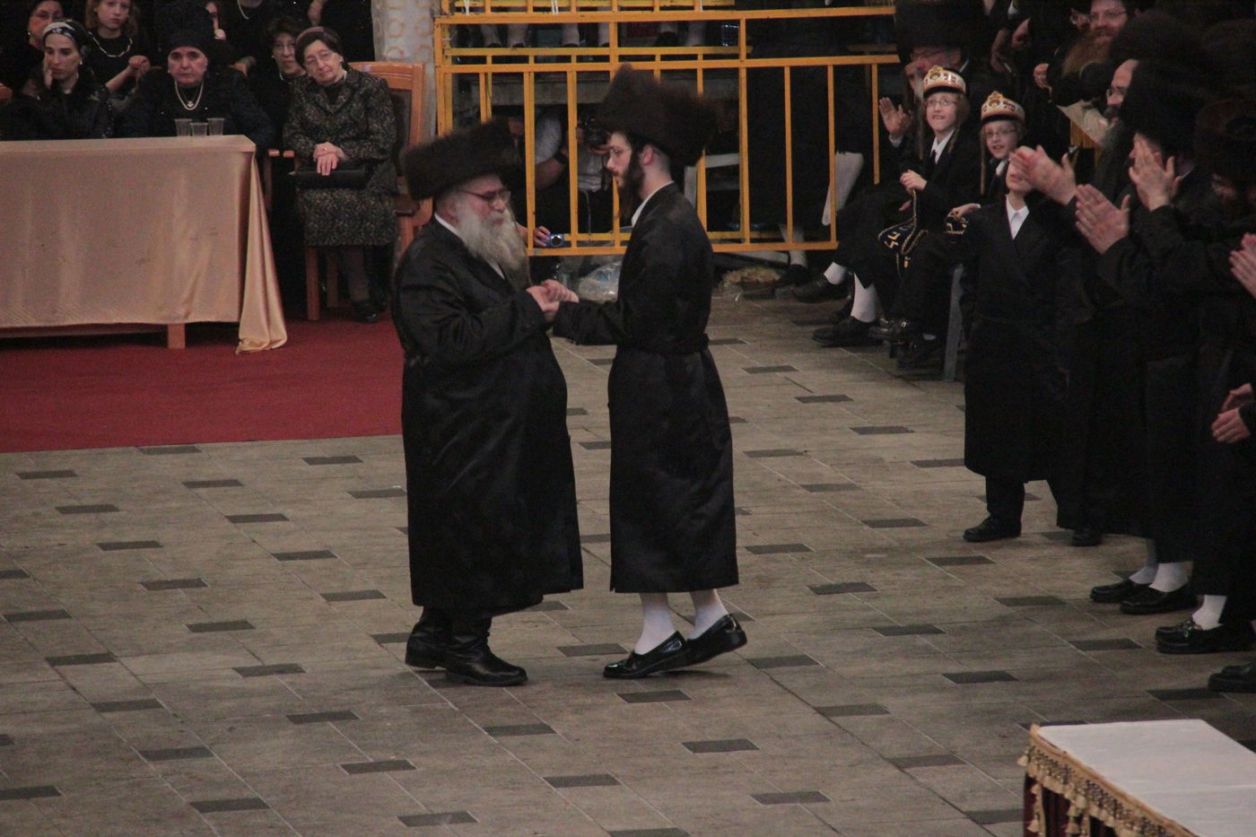 ריקוד ה"מצווה טאנץ" בחתונת 'הנסיך' • וידאו