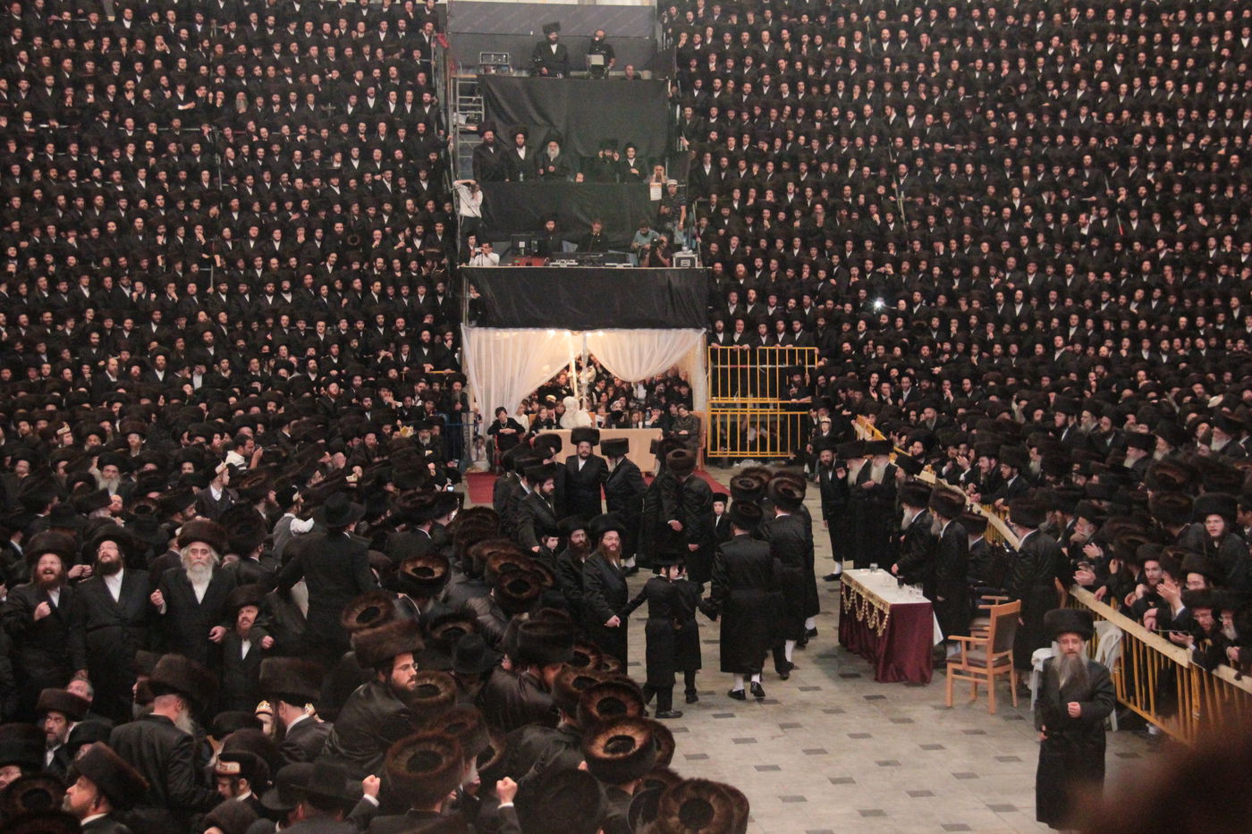 ריקוד ה"מצווה טאנץ" בחתונת 'הנסיך' • וידאו