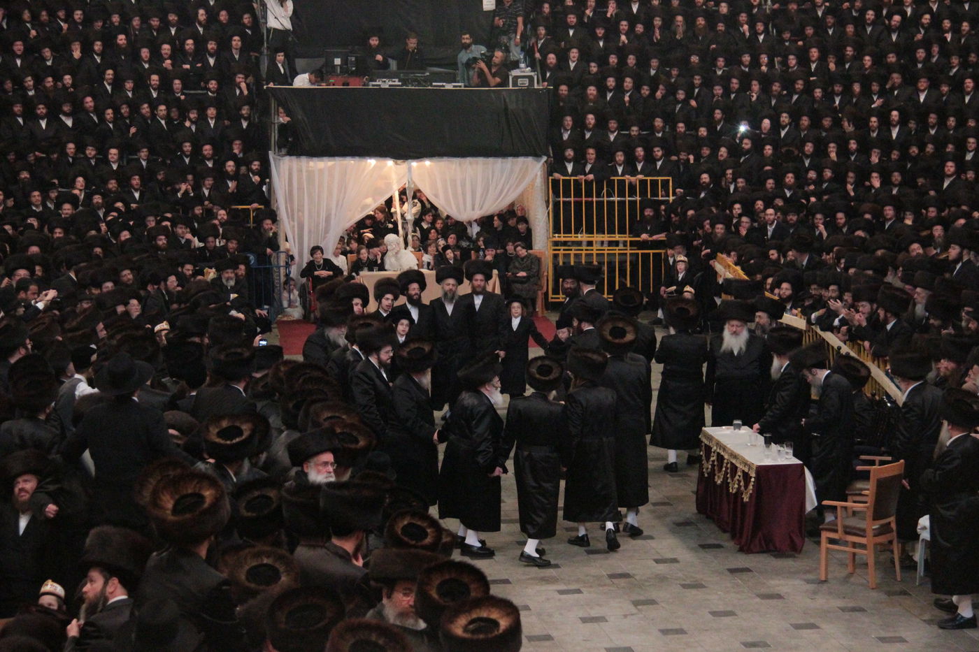 ריקוד ה"מצווה טאנץ" בחתונת 'הנסיך' • וידאו