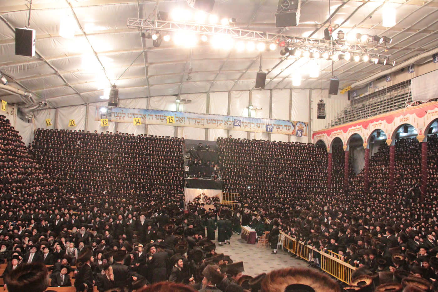 ריקוד ה"מצווה טאנץ" בחתונת 'הנסיך' • וידאו