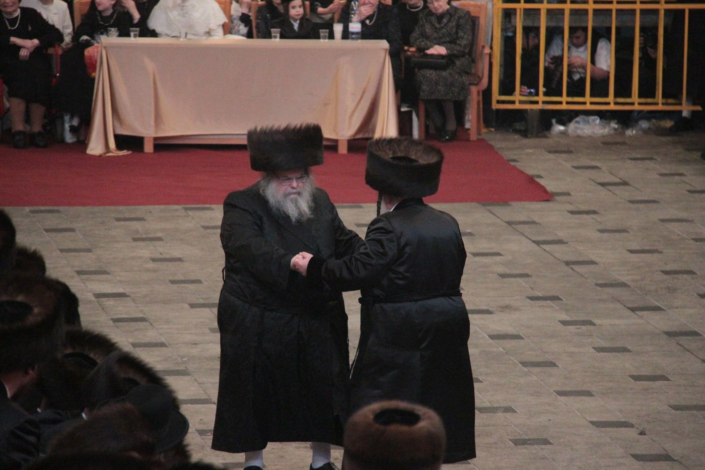 ריקוד ה"מצווה טאנץ" בחתונת 'הנסיך' • וידאו