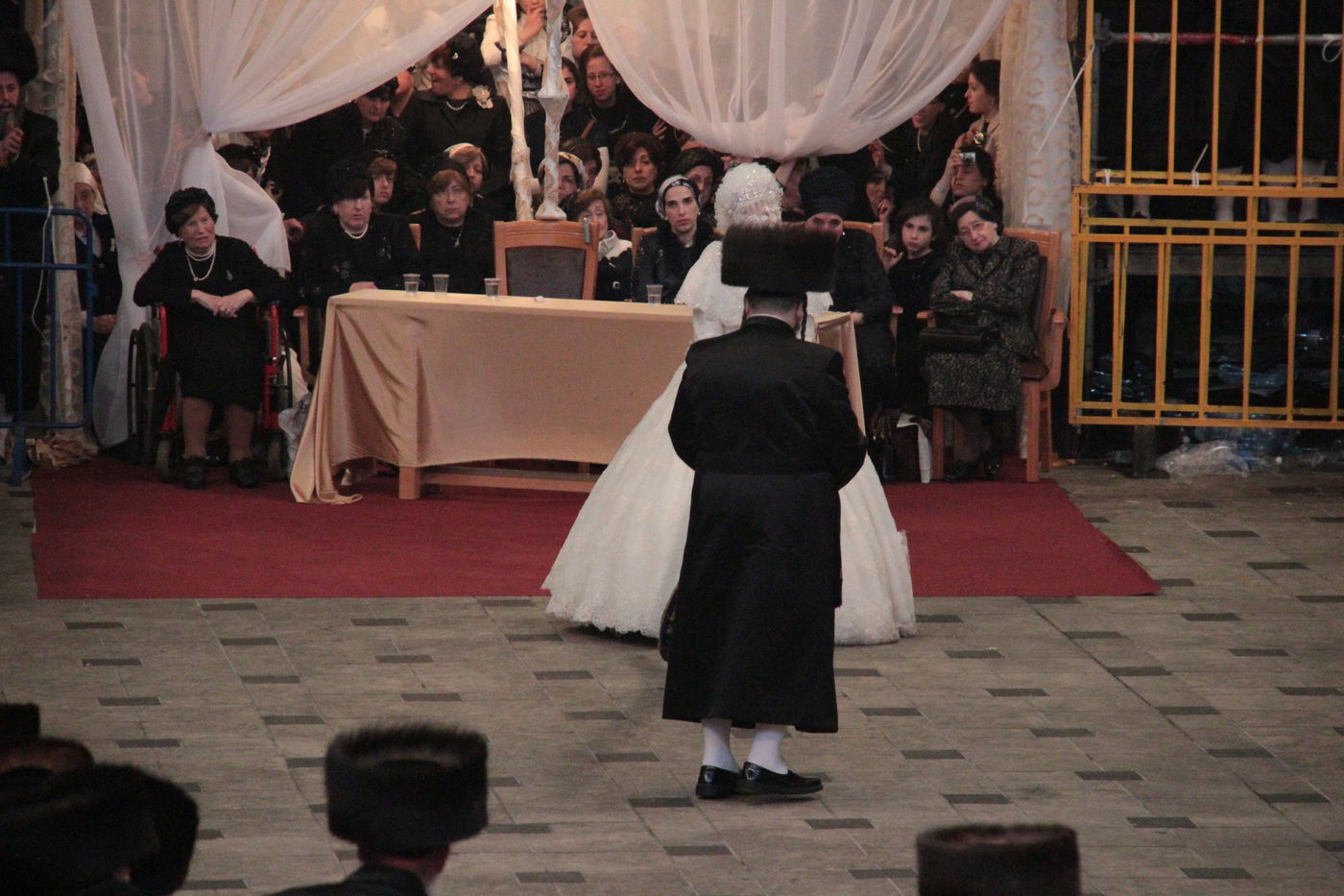 ריקוד ה"מצווה טאנץ" בחתונת 'הנסיך' • וידאו