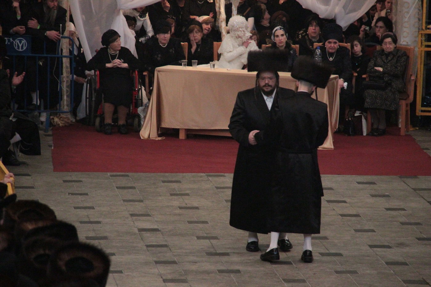 ריקוד ה"מצווה טאנץ" בחתונת 'הנסיך' • וידאו