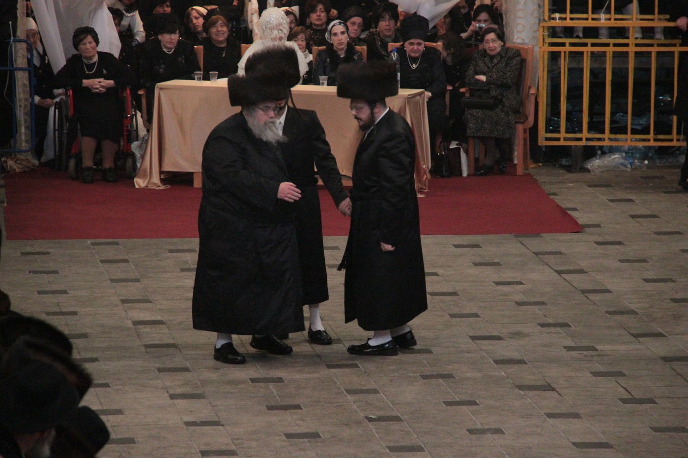 ריקוד ה"מצווה טאנץ" בחתונת 'הנסיך' • וידאו