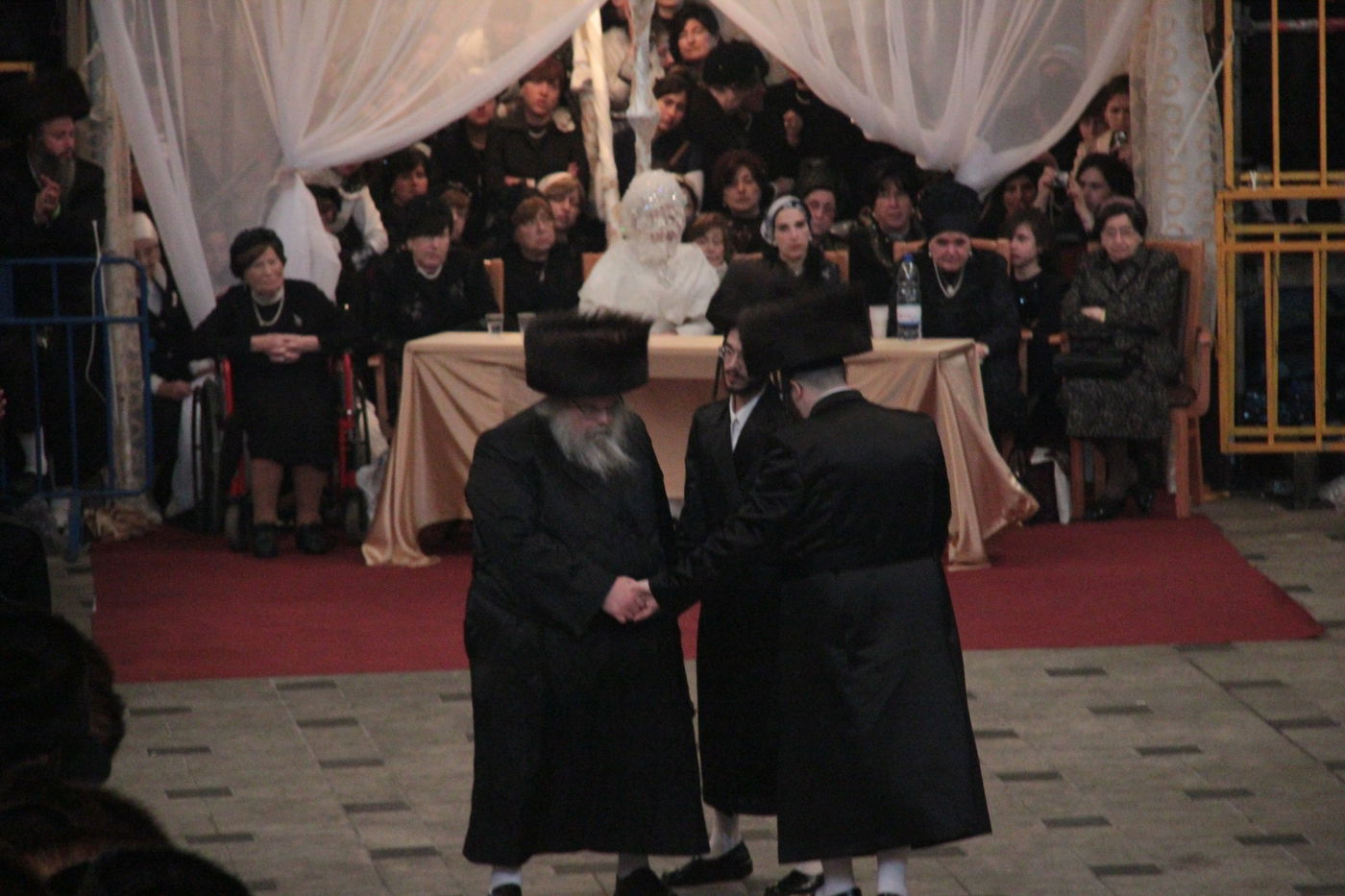 ריקוד ה"מצווה טאנץ" בחתונת 'הנסיך' • וידאו