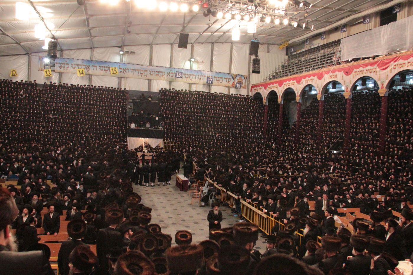 ריקוד ה"מצווה טאנץ" בחתונת 'הנסיך' • וידאו