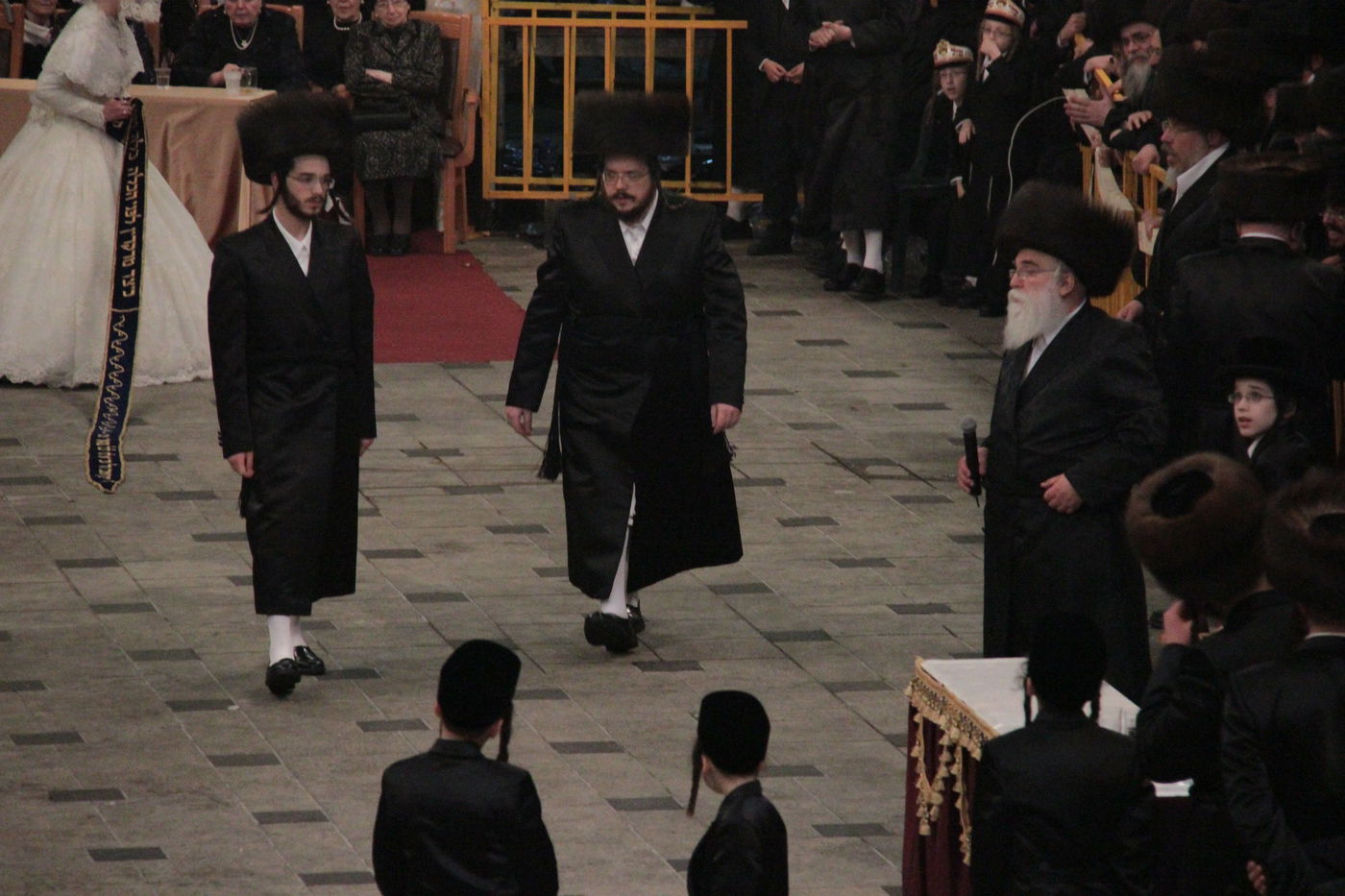 ריקוד ה"מצווה טאנץ" בחתונת 'הנסיך' • וידאו