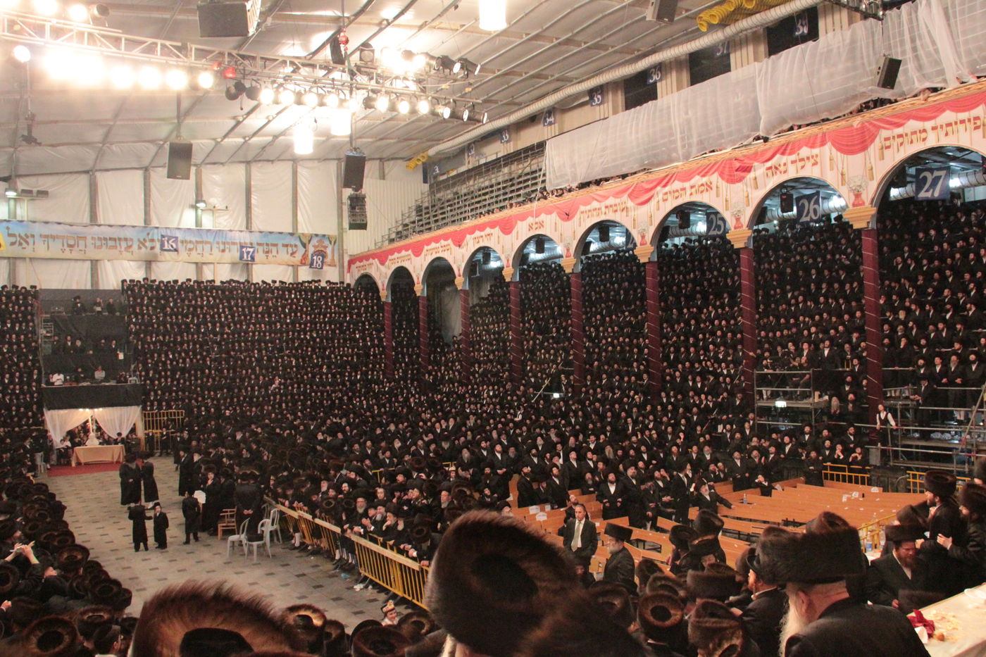 ריקוד ה"מצווה טאנץ" בחתונת 'הנסיך' • וידאו