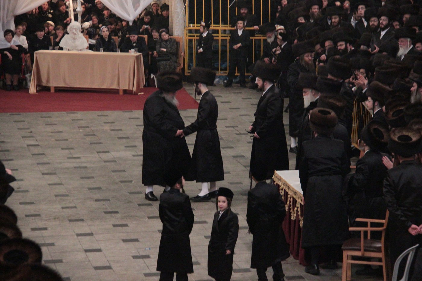 ריקוד ה"מצווה טאנץ" בחתונת 'הנסיך' • וידאו