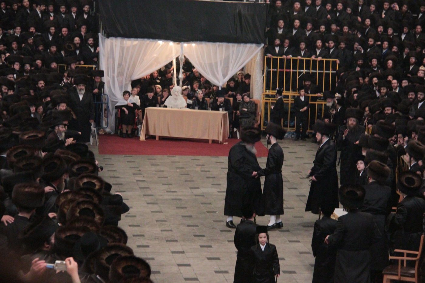 ריקוד ה"מצווה טאנץ" בחתונת 'הנסיך' • וידאו