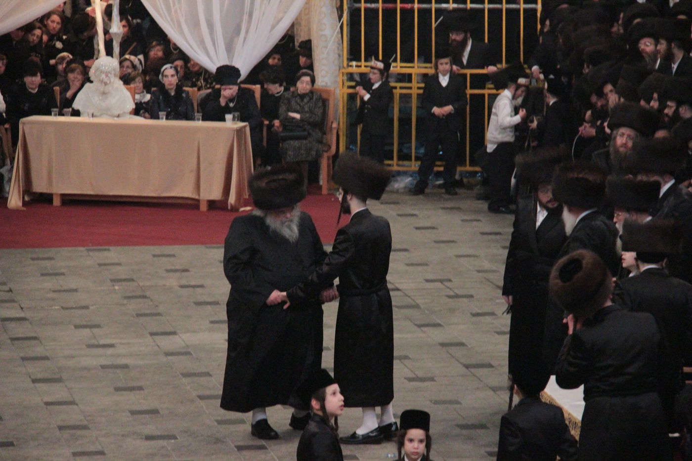 ריקוד ה"מצווה טאנץ" בחתונת 'הנסיך' • וידאו