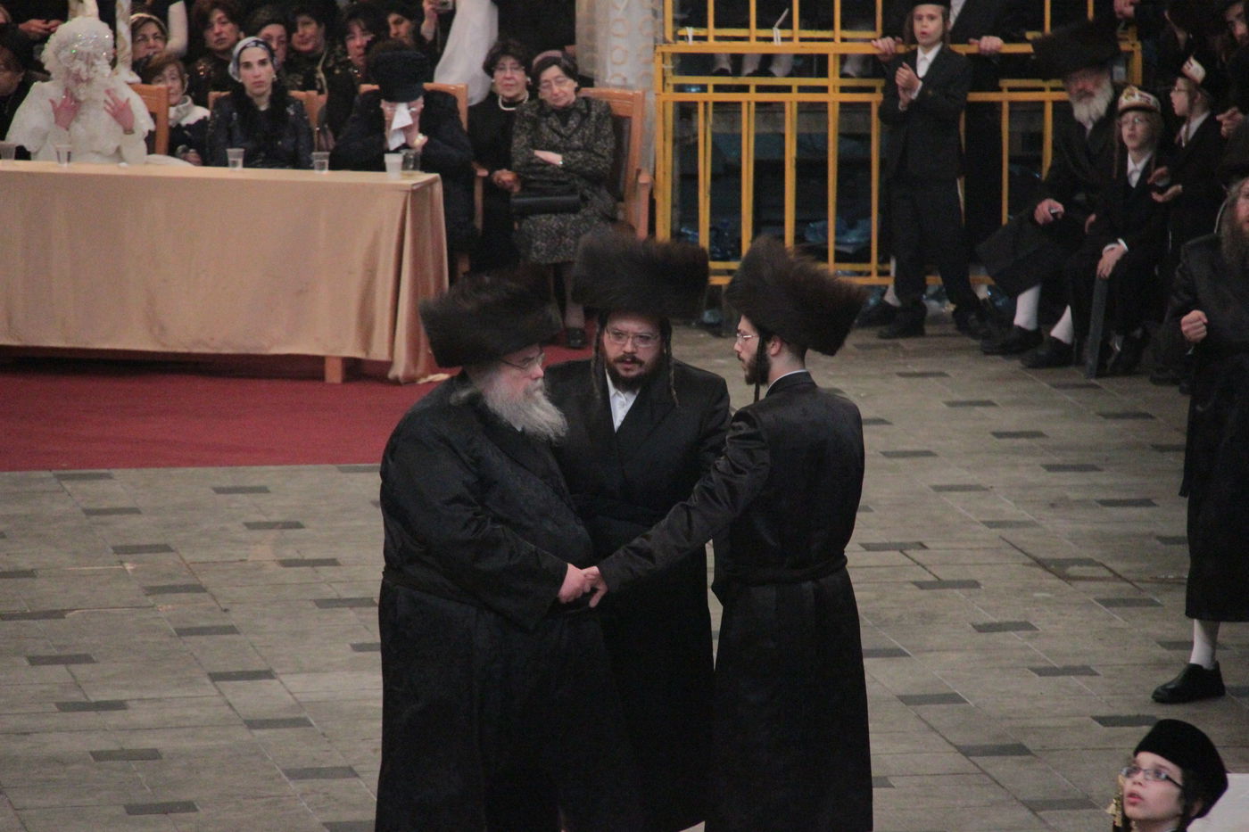 ריקוד ה"מצווה טאנץ" בחתונת 'הנסיך' • וידאו