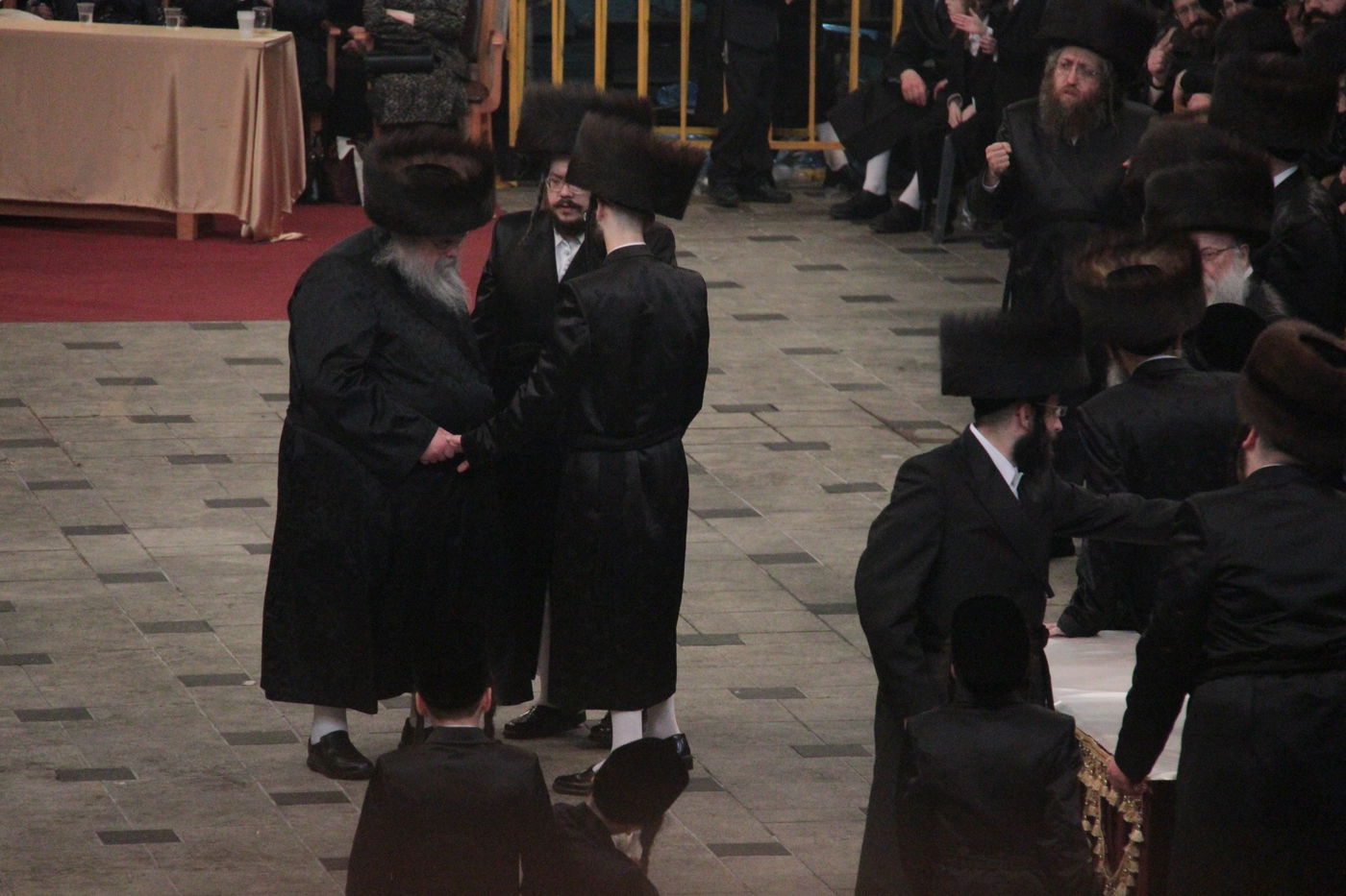 ריקוד ה"מצווה טאנץ" בחתונת 'הנסיך' • וידאו