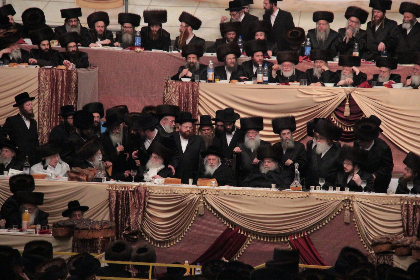 לצד גדולי ישראל: רבבות חגגו עם הנסיך מבעלזא