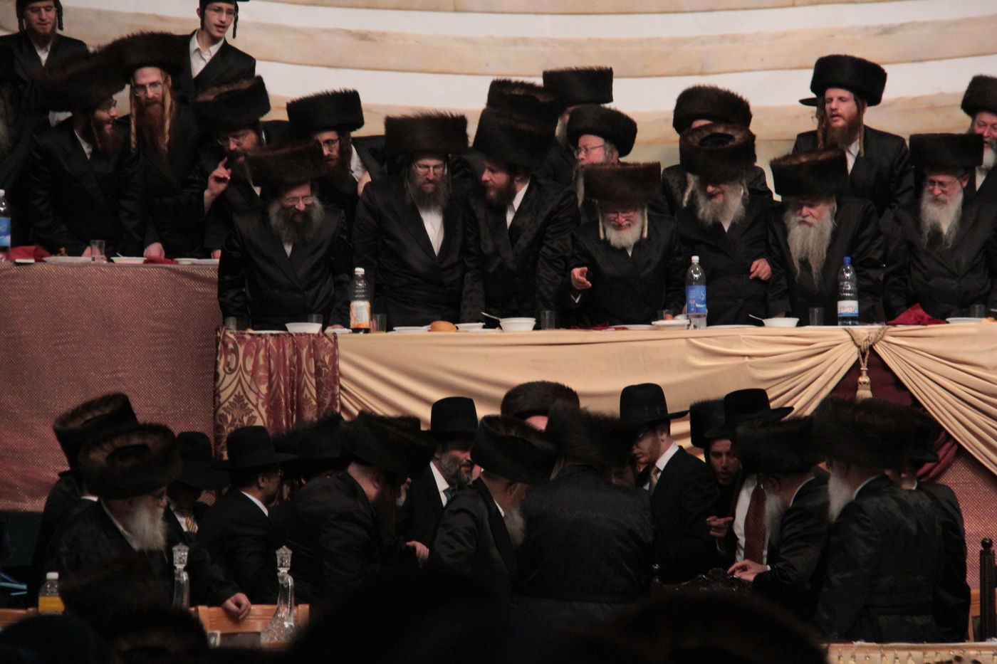 לצד גדולי ישראל: רבבות חגגו עם הנסיך מבעלזא