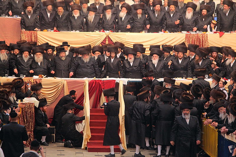 רגע השיא: כ"ק האדמו"ר בריקוד עם הכלה • תיעוד