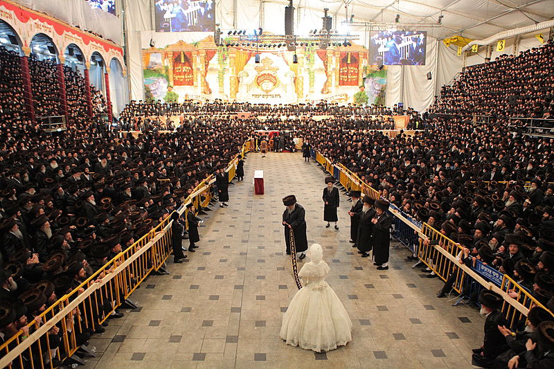 רגע השיא: כ"ק האדמו"ר בריקוד עם הכלה • תיעוד