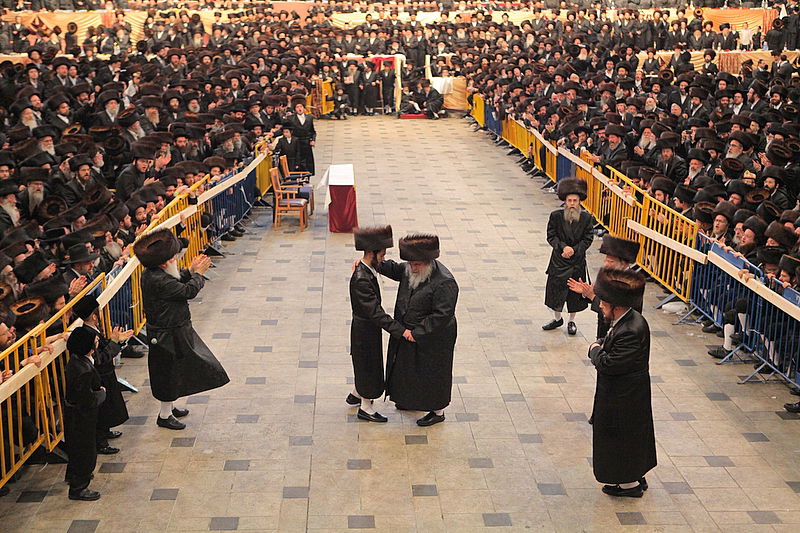 רגע השיא: כ"ק האדמו"ר בריקוד עם הכלה • תיעוד