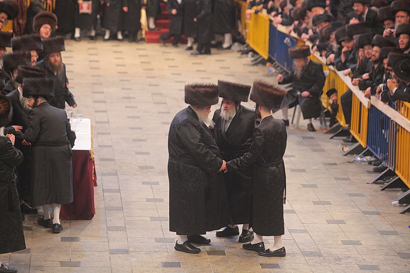 רגע השיא: כ"ק האדמו"ר בריקוד עם הכלה • תיעוד