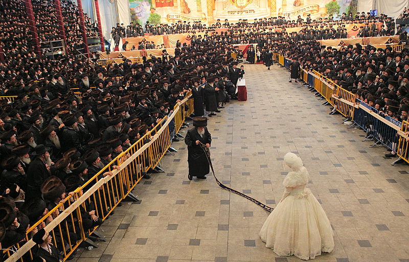 רגע השיא: כ"ק האדמו"ר בריקוד עם הכלה • תיעוד