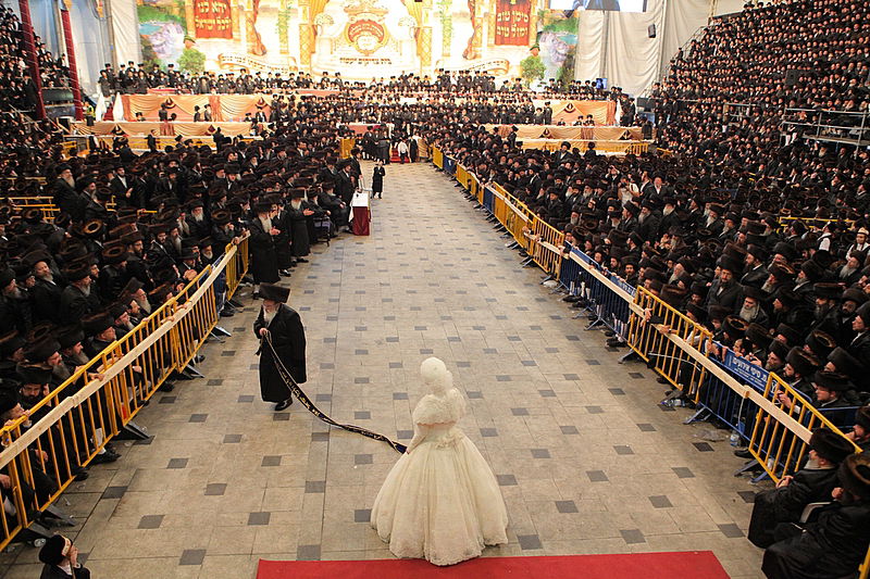 רגע השיא: כ"ק האדמו"ר בריקוד עם הכלה • תיעוד