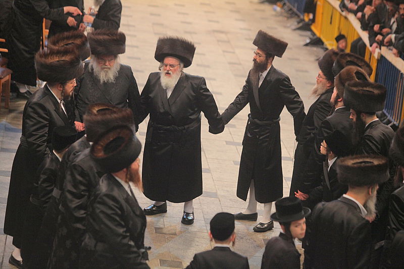 רגע השיא: כ"ק האדמו"ר בריקוד עם הכלה • תיעוד