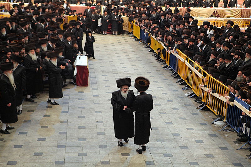 רגע השיא: כ"ק האדמו"ר בריקוד עם הכלה • תיעוד