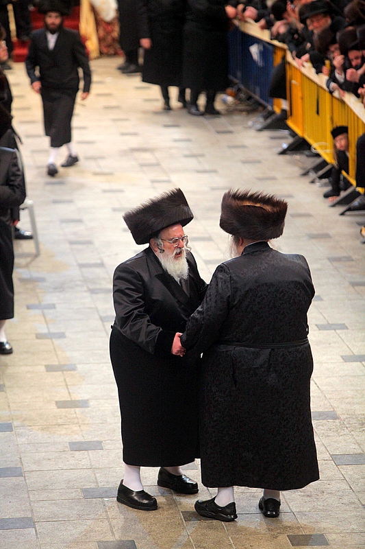 רגע השיא: כ"ק האדמו"ר בריקוד עם הכלה • תיעוד