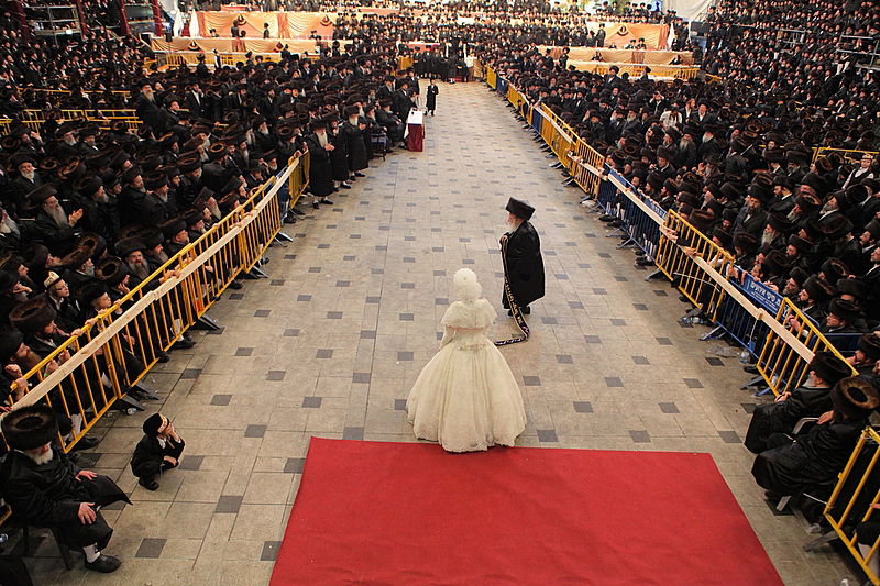 רגע השיא: כ"ק האדמו"ר בריקוד עם הכלה • תיעוד