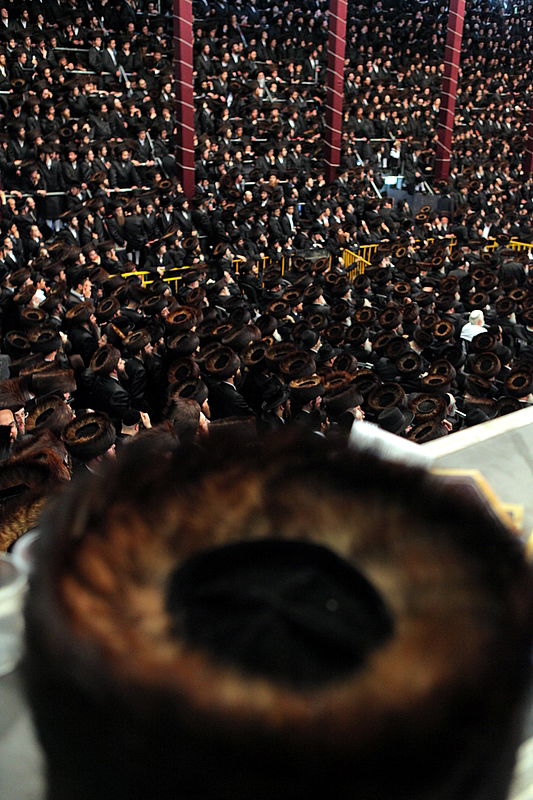 רגע השיא: כ"ק האדמו"ר בריקוד עם הכלה • תיעוד