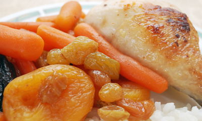 מתכון לעוף ופירות יבשים ויין