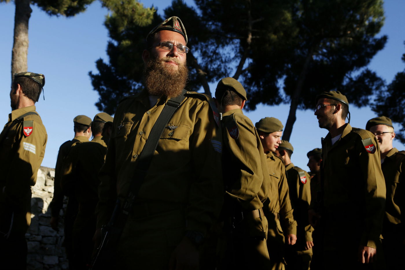 צפו בגלריה: חיילי הנח"ל החרדי הושבעו, פעילים חרדים באו לחבק