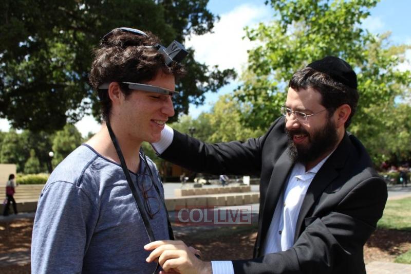 חב"ד מציגה: רוצים לצפות במשקפי google Glass? תניחו תפילין