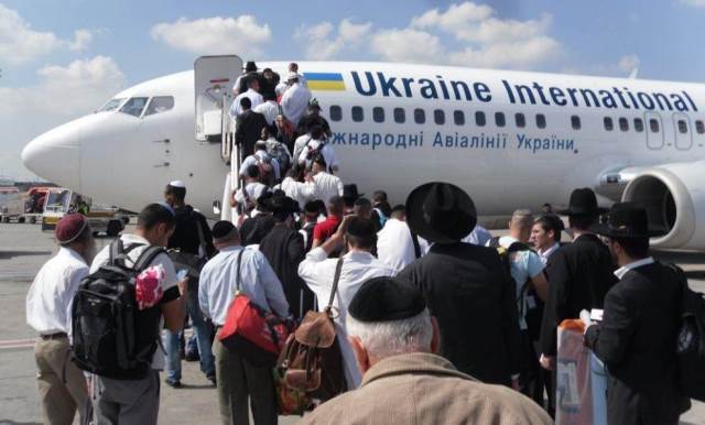 ארה"ב: 101 בחורי ישיבה סולקו מהמטוס