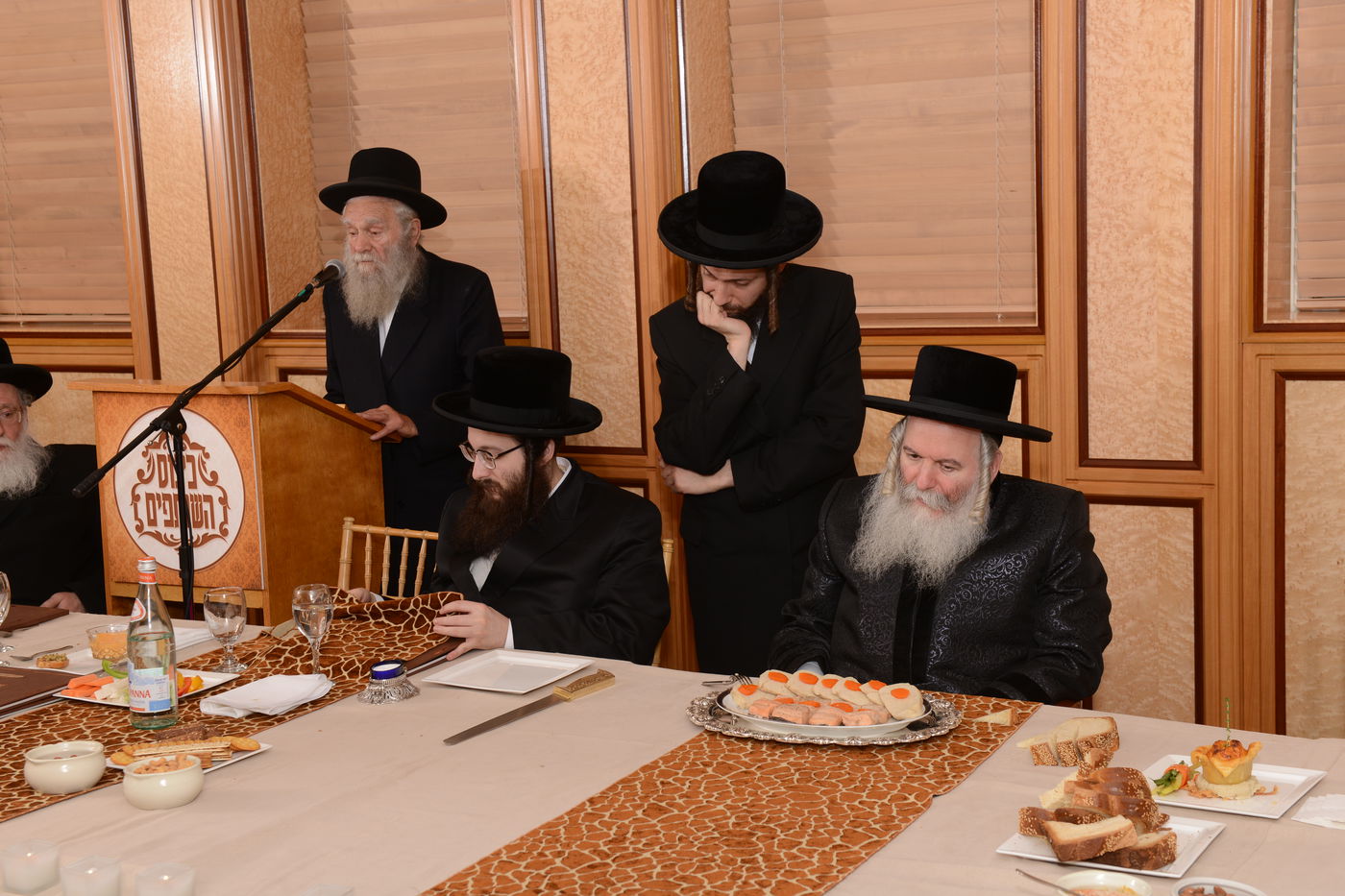 צפו: דינר לישיבת 'עץ חיים - באבוב'