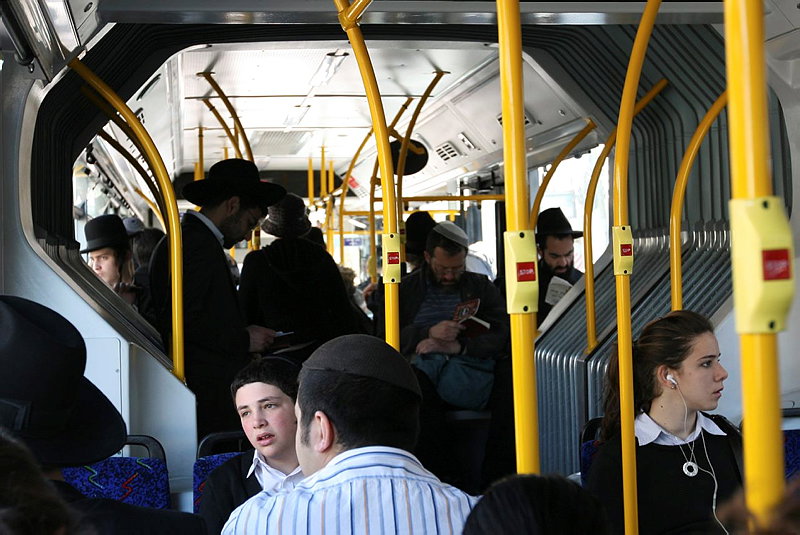 אוטובוס ציבורי