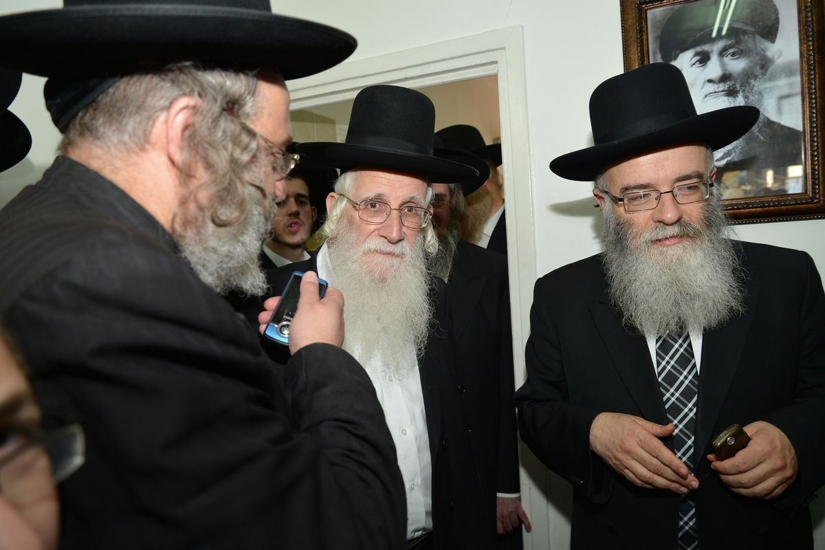 הכנסת ספר תורה לזכר הגרי"ש אלישיב • גלריה