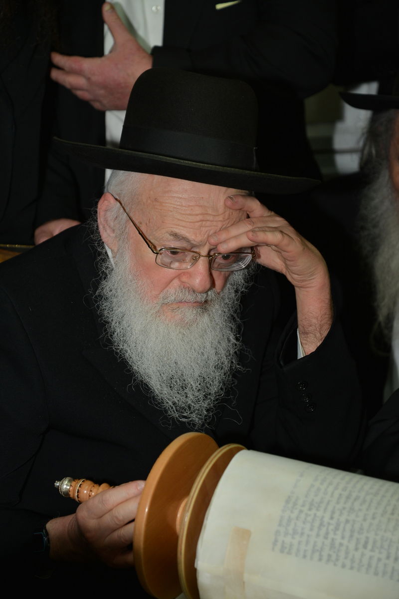 הכנסת ספר תורה לזכר הגרי"ש אלישיב • גלריה