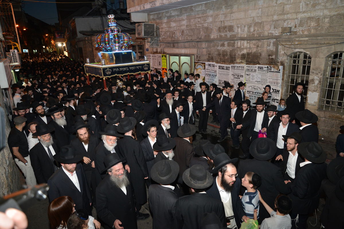 הכנסת ספר תורה לזכר הגרי"ש אלישיב • גלריה