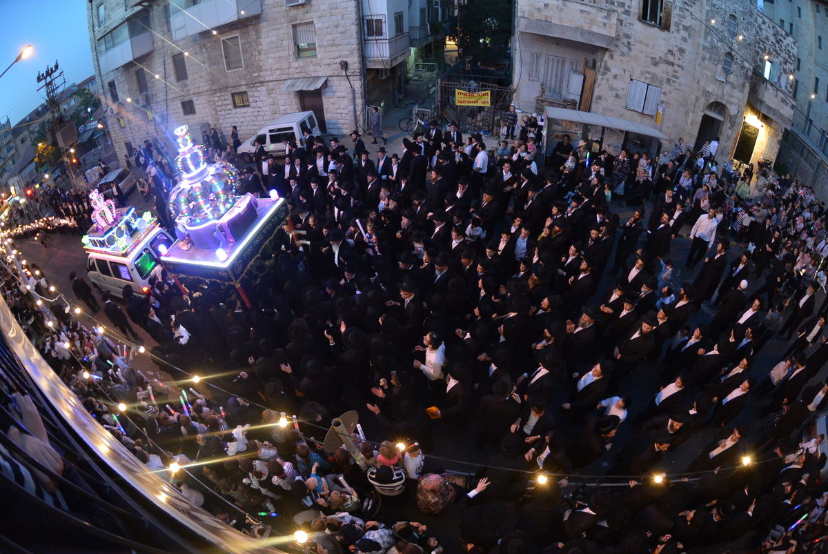 הכנסת ספר תורה לזכר הגרי"ש אלישיב • גלריה