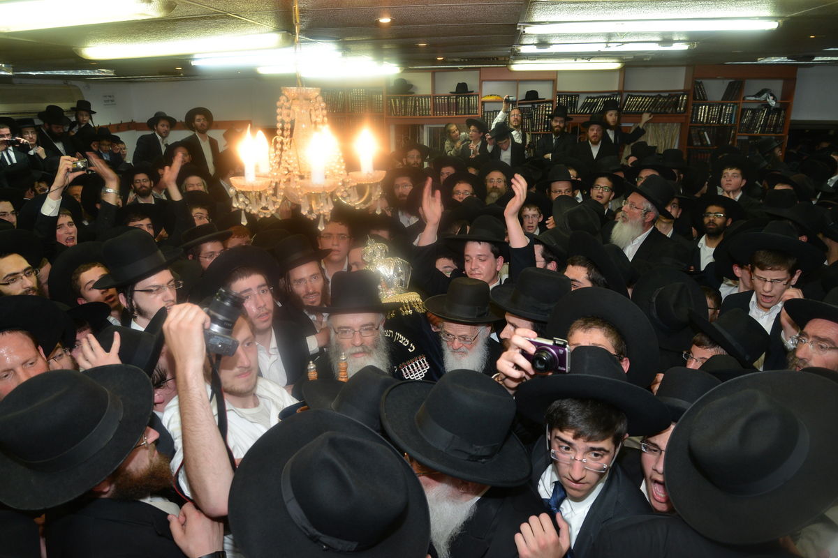 הכנסת ספר תורה לזכר הגרי"ש אלישיב • גלריה