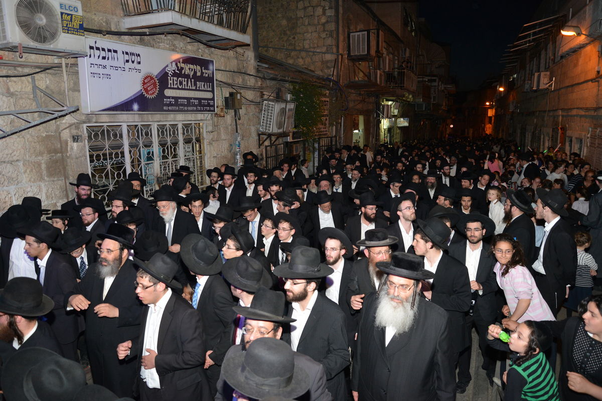 הכנסת ספר תורה לזכר הגרי"ש אלישיב • גלריה