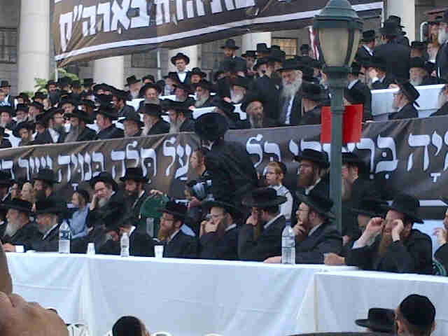 רבבות הכריזו במנהטן: לא לגיוס חרדים ופגיעה בתורה