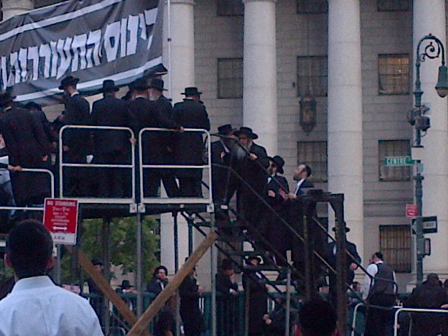 רבבות הכריזו במנהטן: לא לגיוס חרדים ופגיעה בתורה