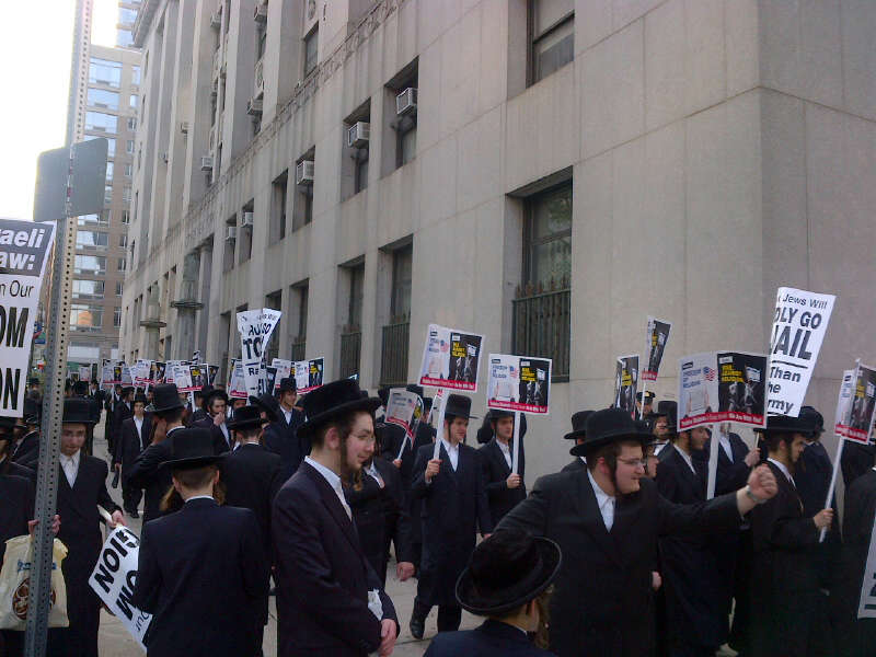 רבבות הכריזו במנהטן: לא לגיוס חרדים ופגיעה בתורה