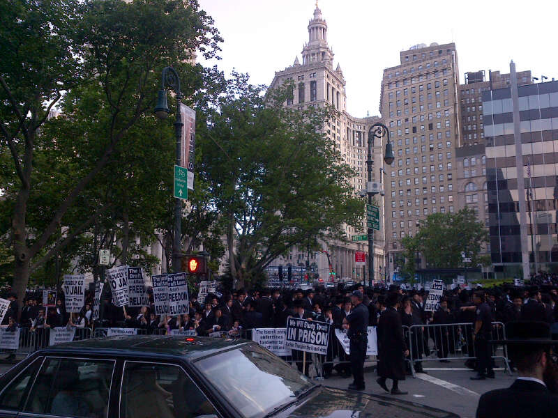 רבבות הכריזו במנהטן: לא לגיוס חרדים ופגיעה בתורה